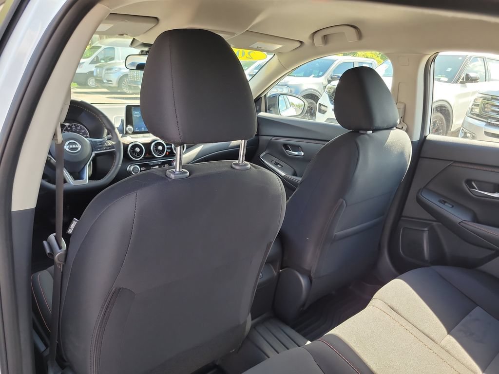 Used 2025 Nissan Sentra SR FWD image 10