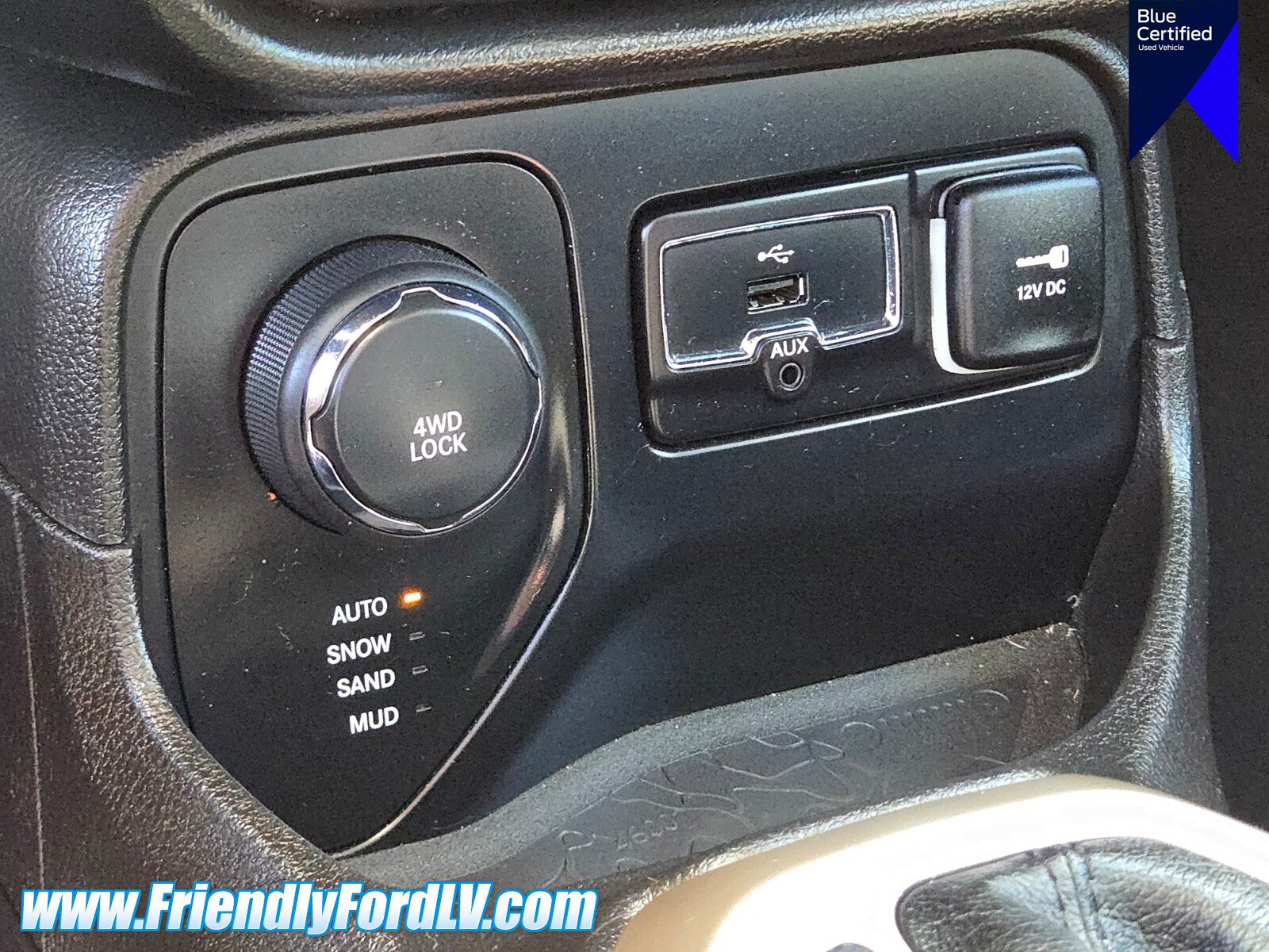 Used 2017 Jeep Renegade Latitude AWD/4WD image 23