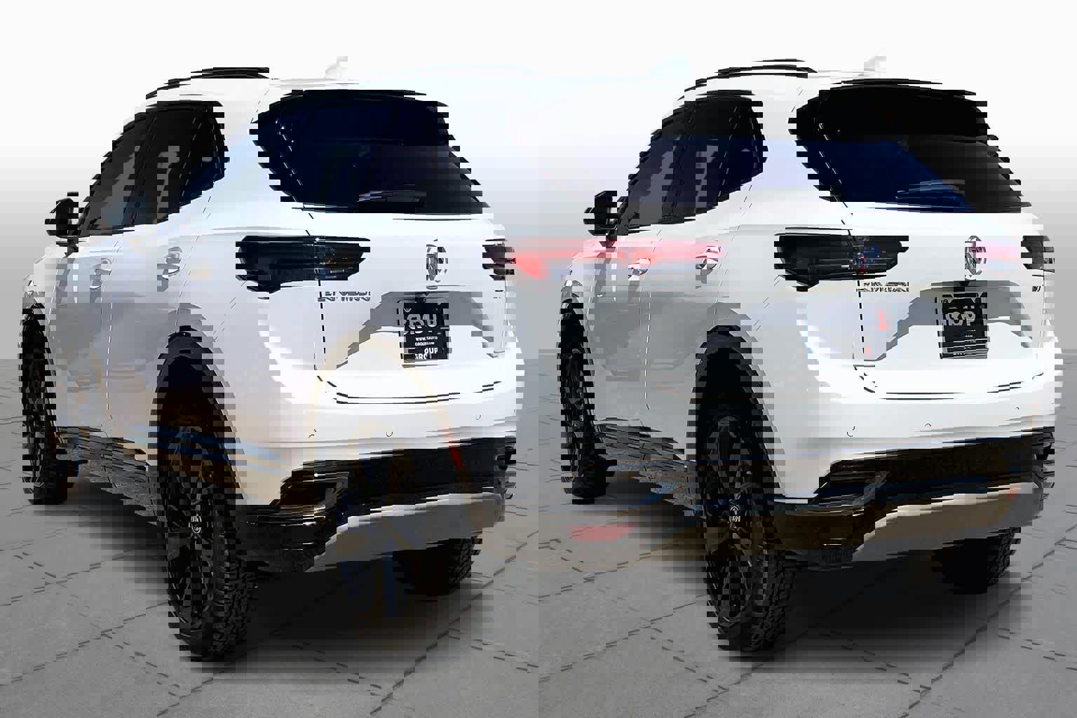 Used 2022 Buick Envision Essence w/ Sport Touring Package FWD image 4