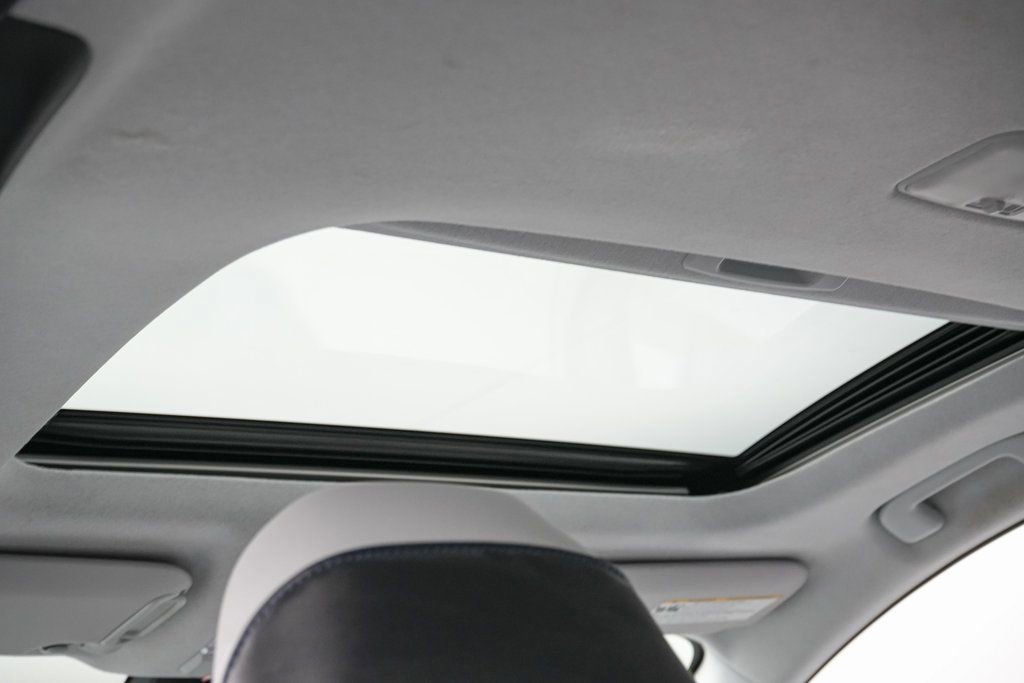 Used 2019 Toyota Prius Limited w/ Premium Convenience Package image 21