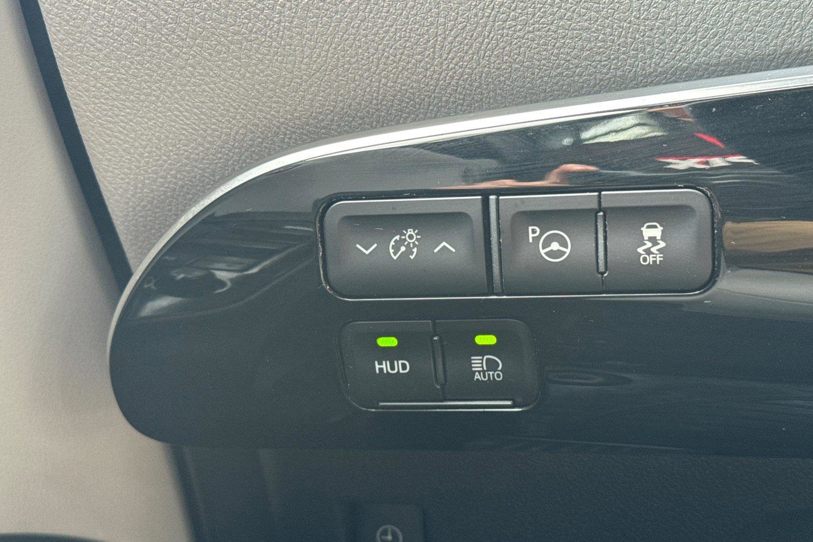 Used 2020 Toyota Prius Prime Limited image 32