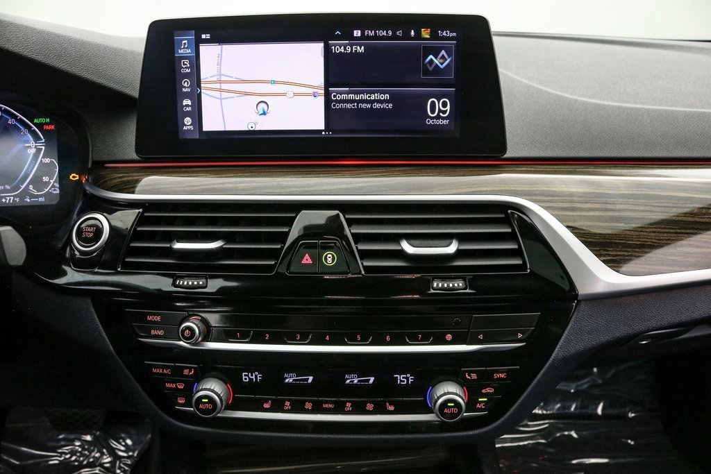 Used 2020 BMW 530e w/ M Sport Package image 19