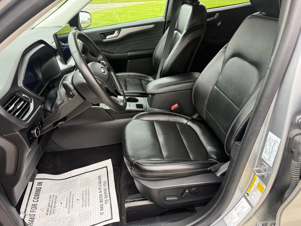 Certified 2024 Ford Escape Platinum AWD/4WD image 19