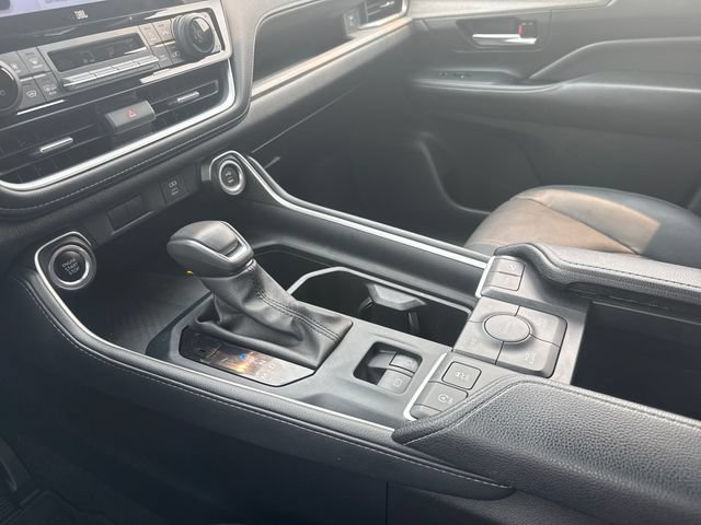 Used 2024 Toyota Grand Highlander AWD image 36