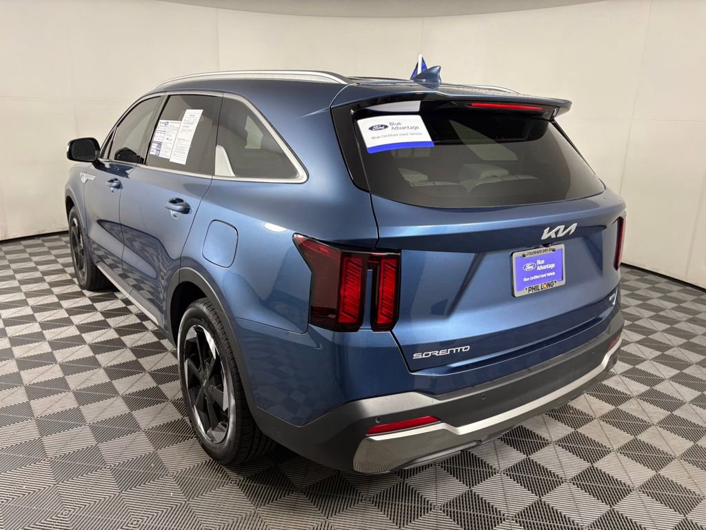 Used 2025 Kia Sorento EX image 3