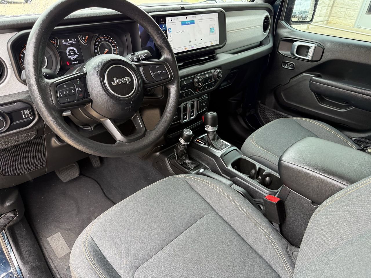 Used 2025 Jeep Wrangler Sport AWD/4WD image 9