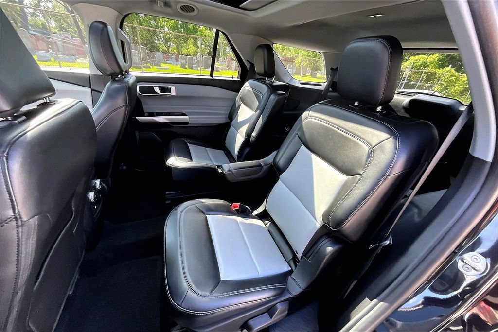 Certified 2022 Ford Explorer XLT w/ Equipment Group 202A AWD/4WD image 25