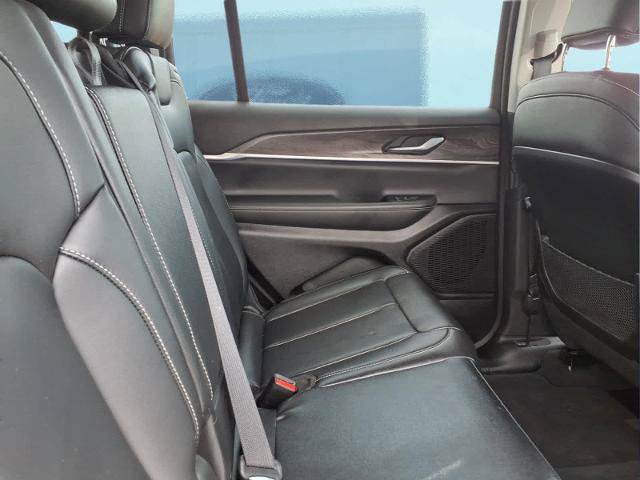 Used 2023 Jeep Grand Cherokee L Limited AWD/4WD image 14