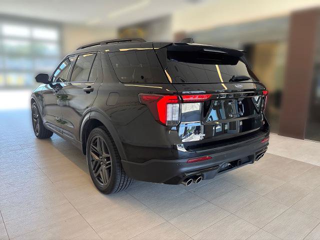 Certified 2025 Ford Explorer ST RWD image 2