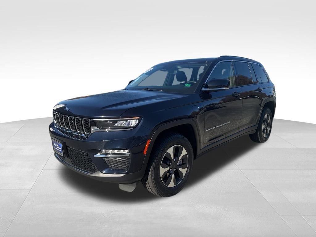 Used 2024 Jeep Grand Cherokee Limited 4xe image 27