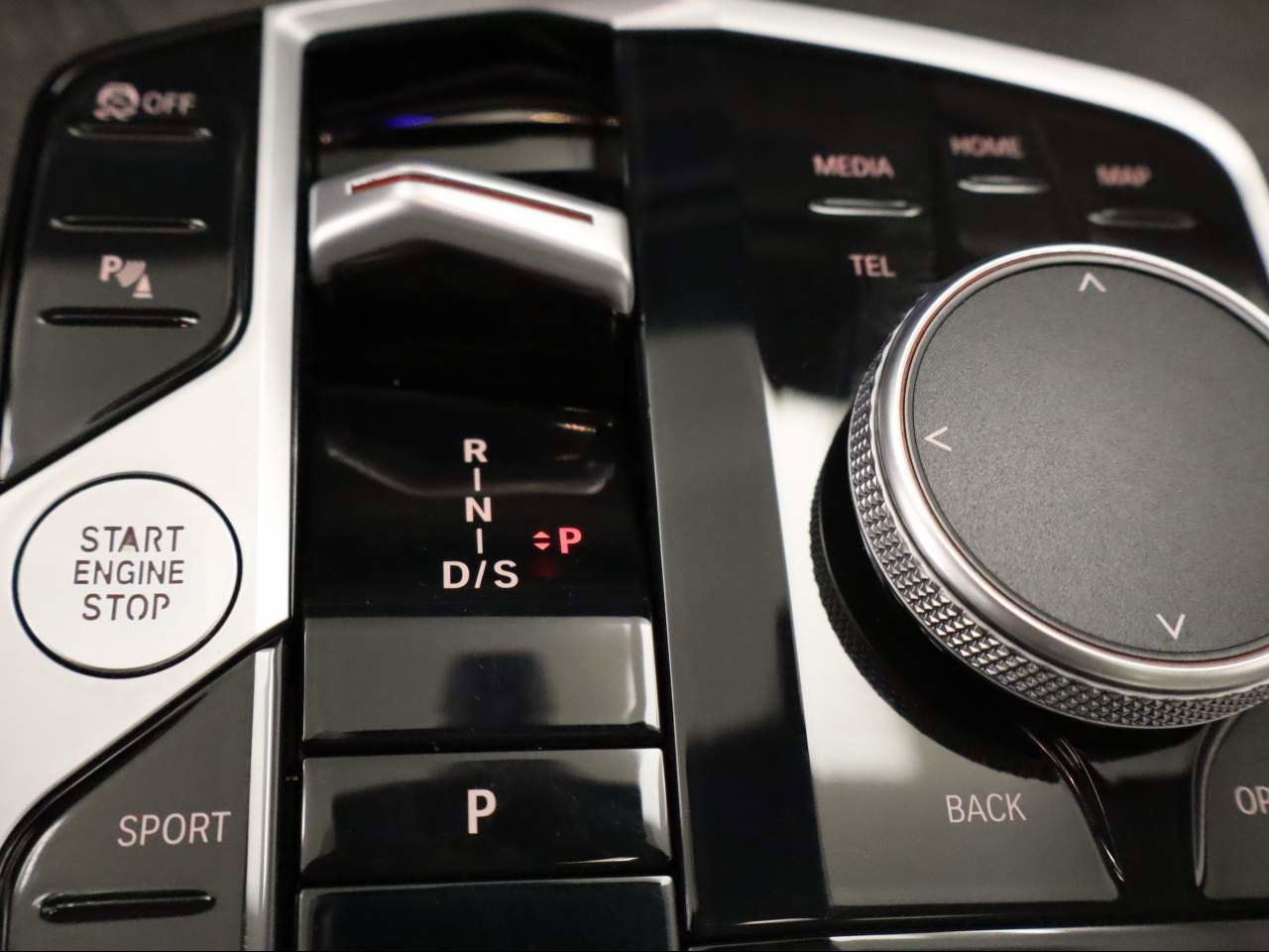 Used 2024 BMW X5 xDrive40i w/ M Sport Package image 9