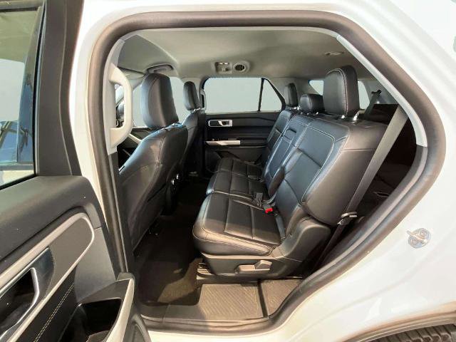 Certified 2021 Ford Explorer XLT w/ Equipment Group 202A AWD/4WD image 18
