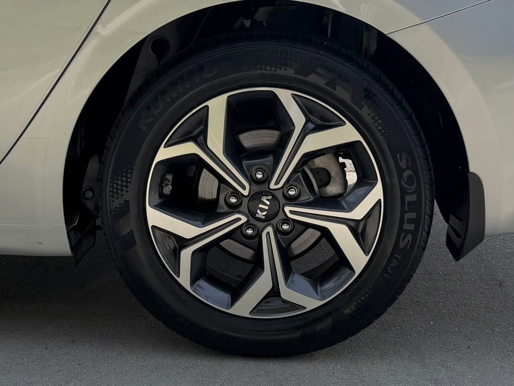 Used 2020 Kia Forte LXS image 13