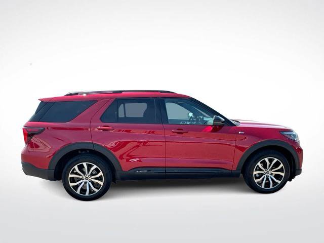Certified 2025 Ford Explorer ST-Line AWD/4WD image 9