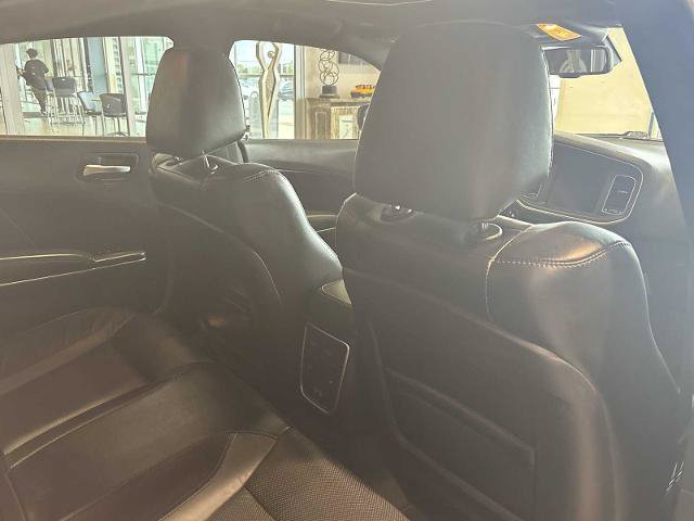Used 2017 Dodge Charger R/T w/ Driver Convenience Group RWD image 27