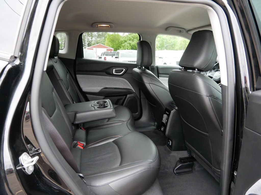 Used 2022 Jeep Compass Latitude AWD/4WD image 9