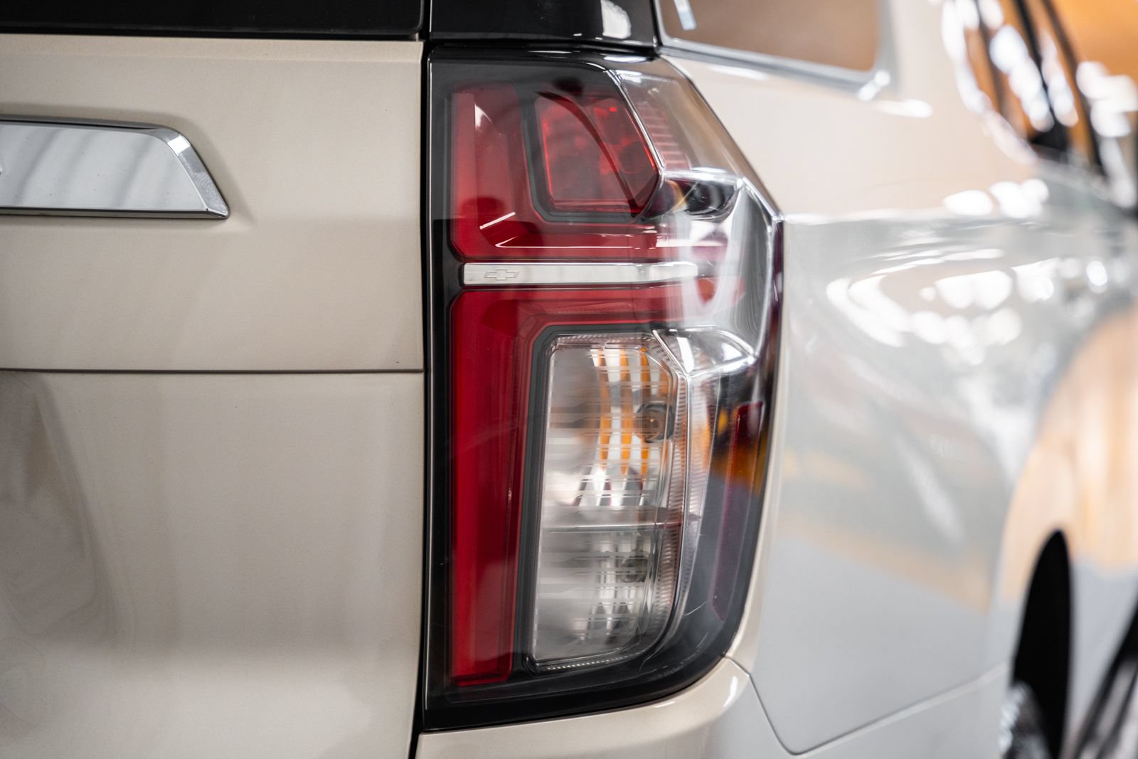 Used 2024 Chevrolet Tahoe LT w/ Luxury Package AWD/4WD image 7