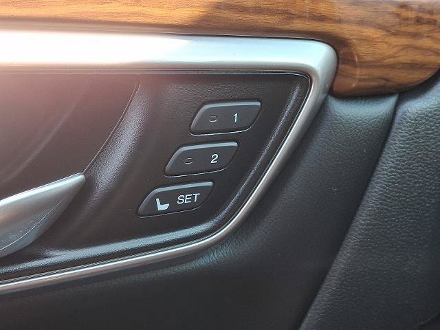 Used 2020 Honda CR-V Touring image 28