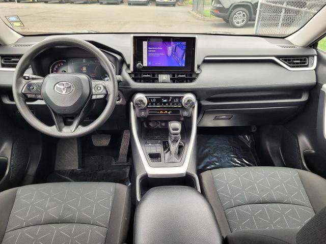 Used 2024 Toyota RAV4 XLE AWD/4WD image 17