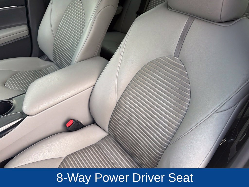 Used 2019 Toyota Camry SE w/ Carpet Mat Package FWD image 13