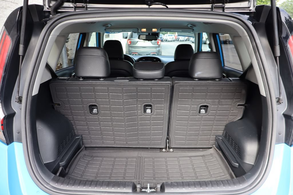 Used 2023 Kia Soul GT-Line FWD image 23