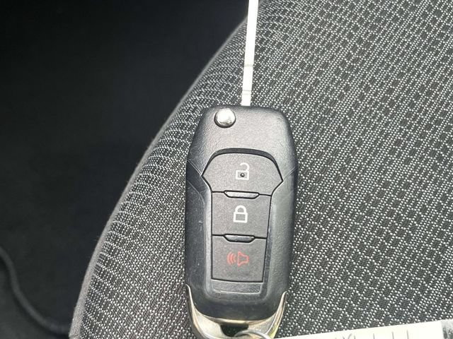Certified 2025 Ford Maverick XL FWD image 33