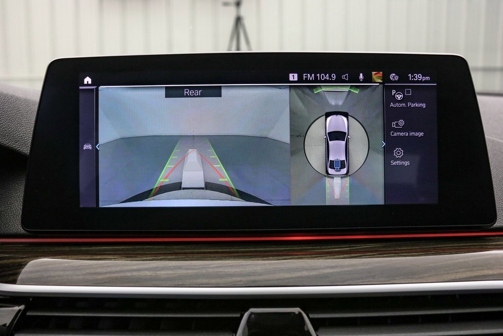 Used 2020 BMW 530e w/ M Sport Package image 21