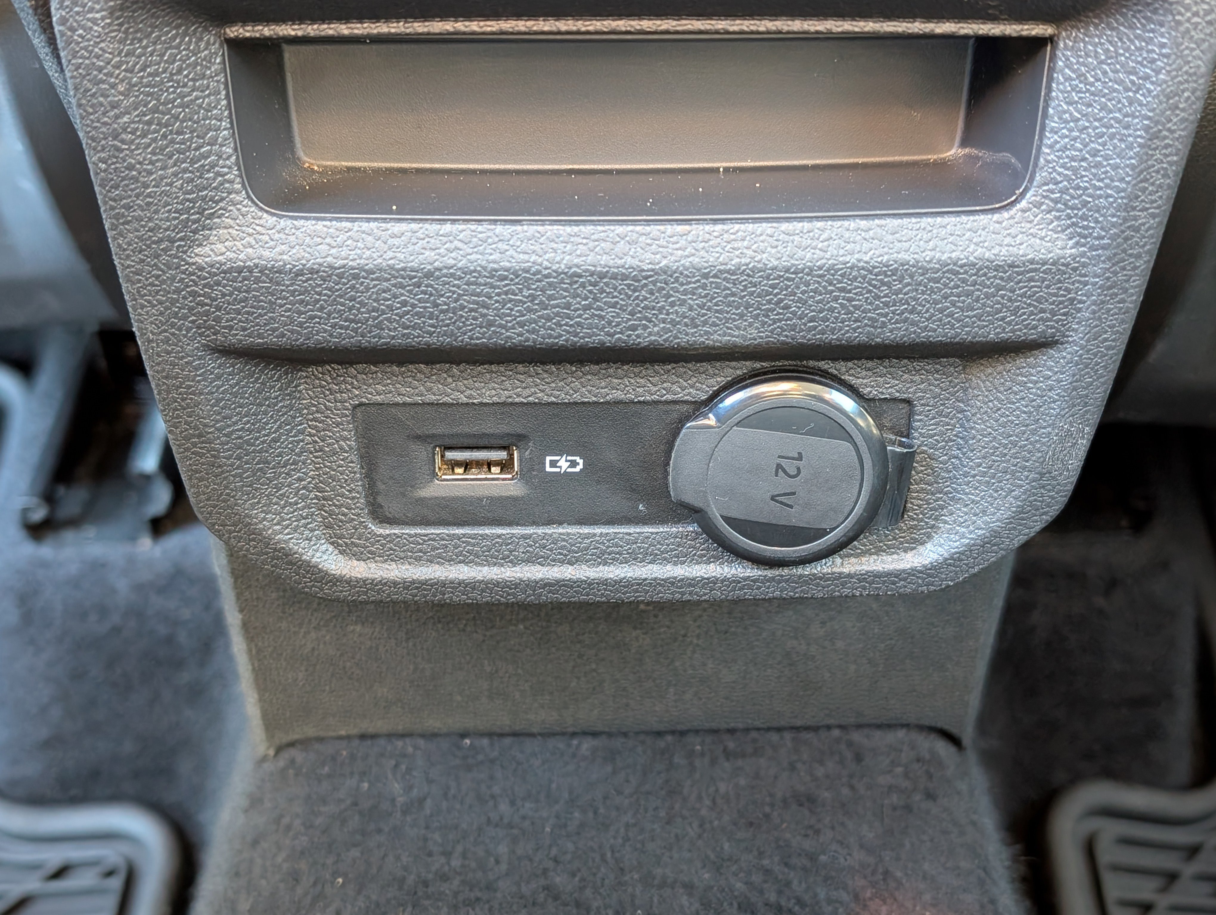 Used 2020 Volkswagen Tiguan SE image 16