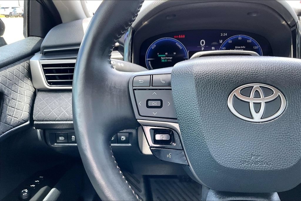 Used 2025 Toyota Camry XLE w/ Premium Plus Package AWD/4WD image 10