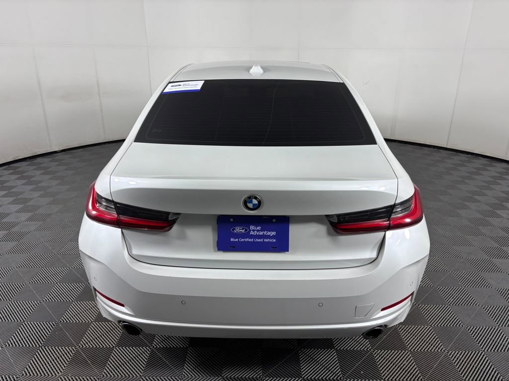Used 2023 BMW 330i xDrive Sedan w/ Premium Package image 4