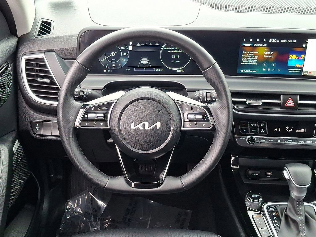 Used 2024 Kia Seltos SX w/ SX Sunroof Package image 12