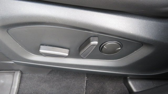 Certified 2022 Ford Explorer XLT w/ Equipment Group 202A image 18