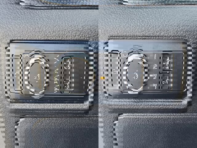 Certified 2023 Ford Explorer ST-Line w/ Class IV Trailer Tow Package image 20