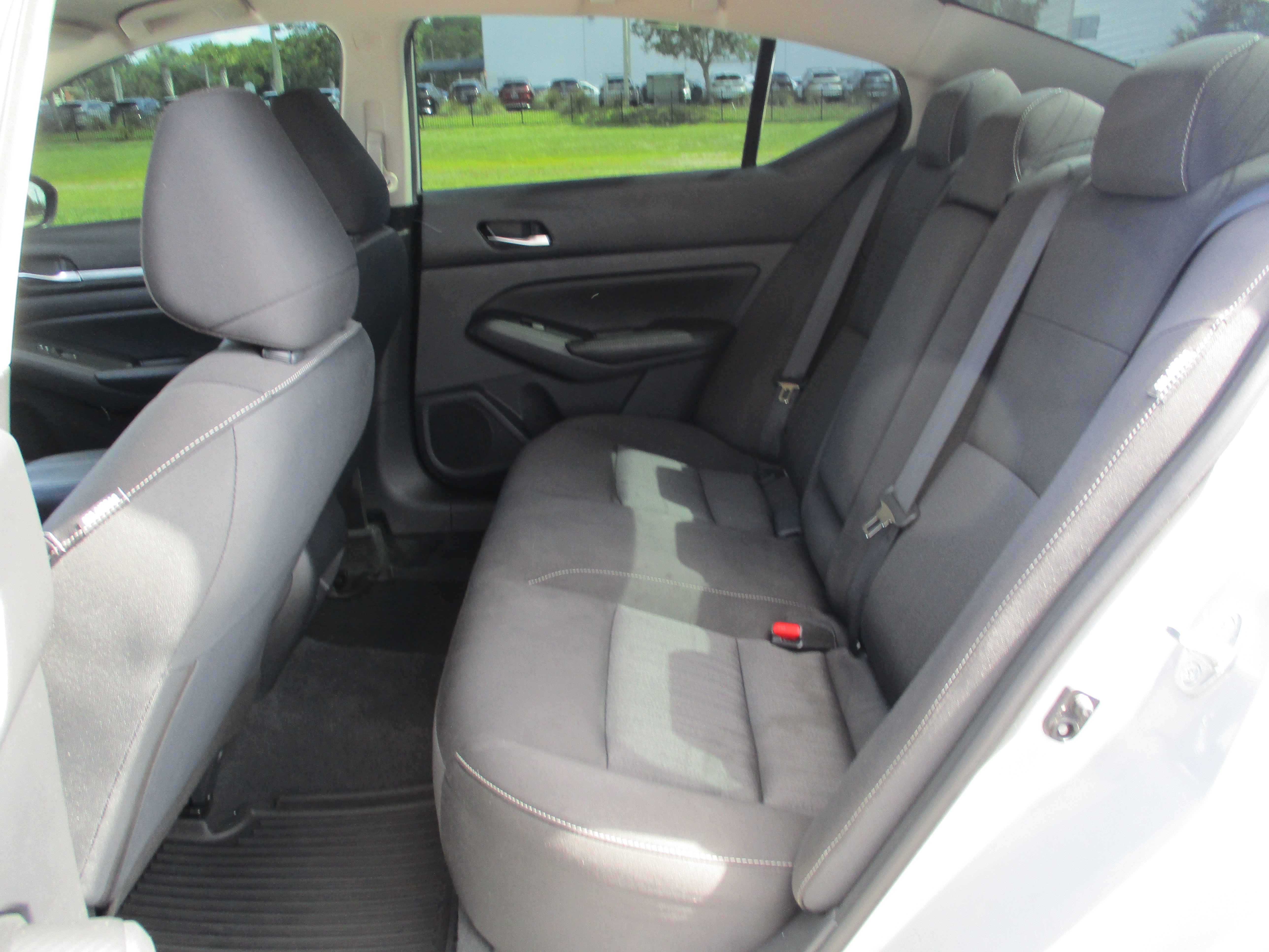 Used 2022 Nissan Altima 2.5 SV FWD image 11