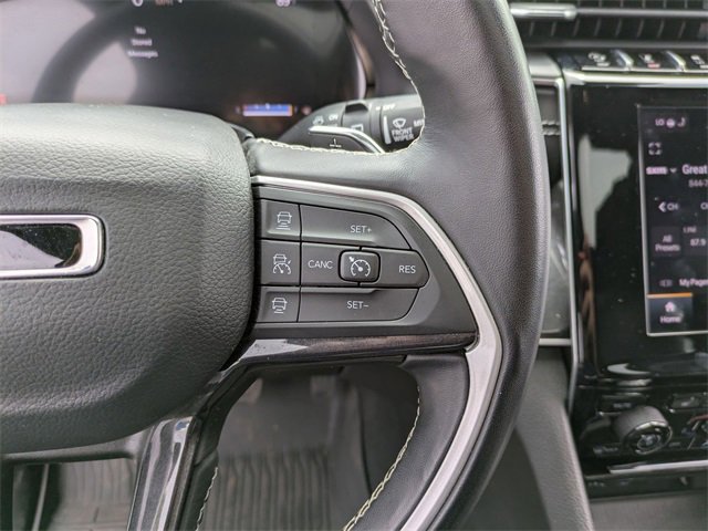 Used 2022 Jeep Grand Cherokee Altitude image 11