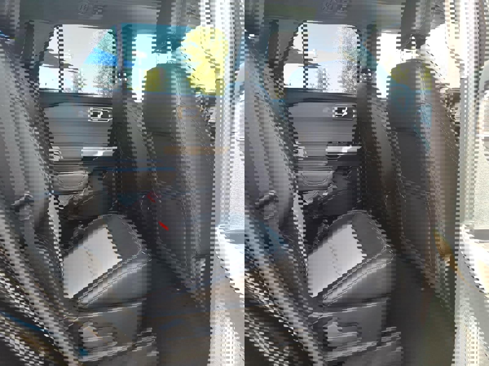 Certified 2022 Ford Explorer XLT w/ Equipment Group 202A image 14