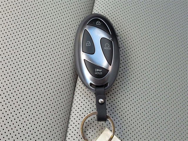 Used 2025 Hyundai Tucson Limited image 30