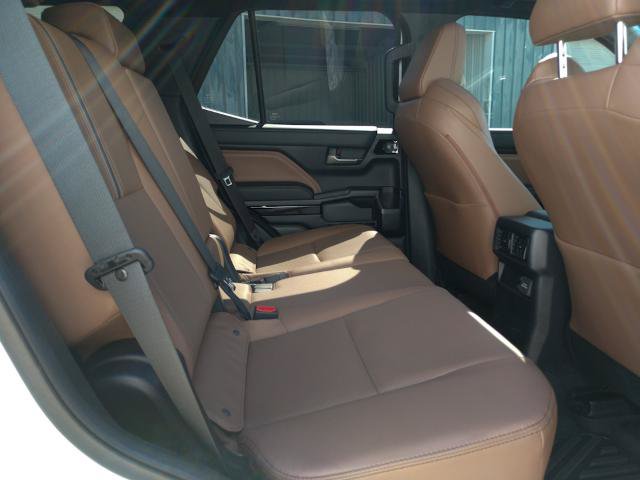 Used 2025 Toyota 4Runner Limited AWD/4WD image 15
