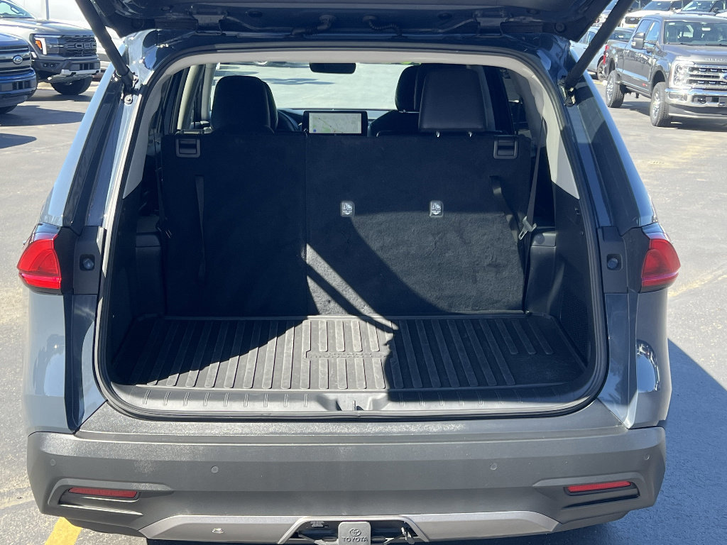 Used 2024 Toyota Grand Highlander AWD image 10