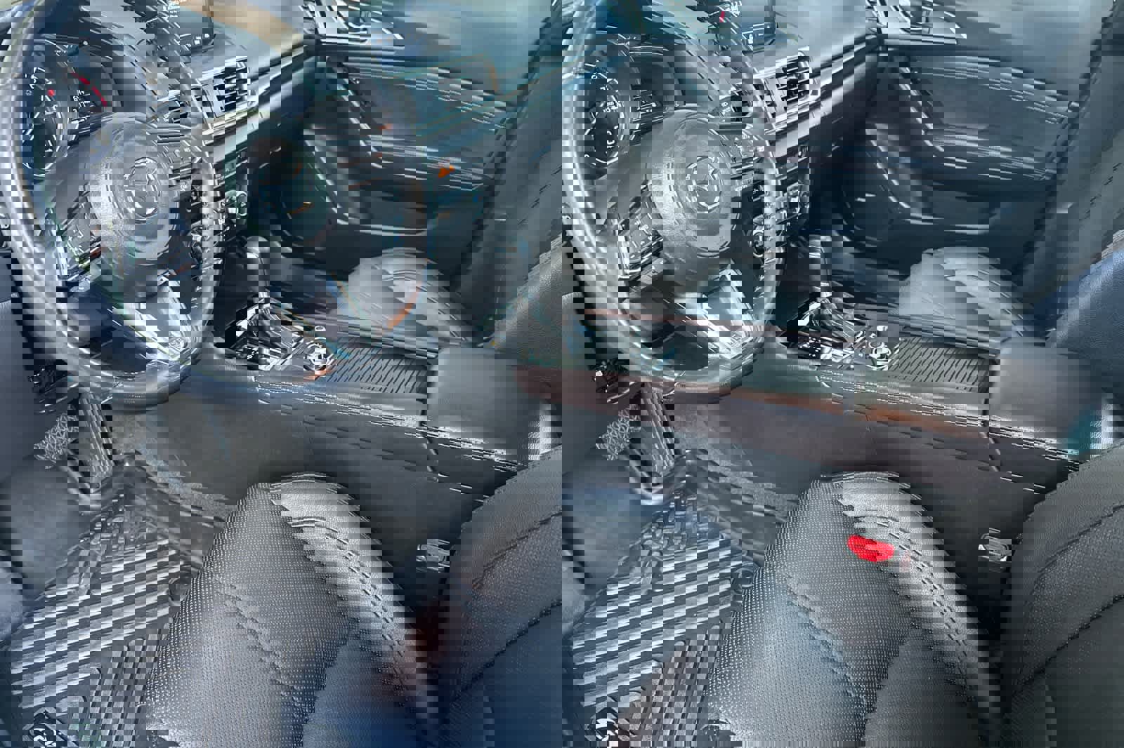 Used 2018 MAZDA MAZDA3 Grand Touring w/ Premium Equipment Package image 11