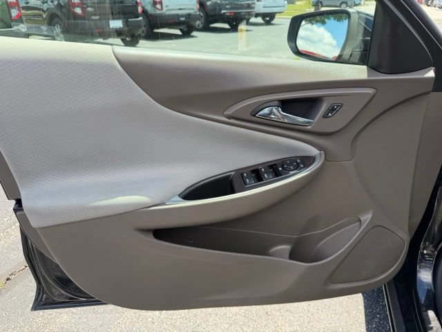 Used 2024 Chevrolet Malibu LT FWD image 9