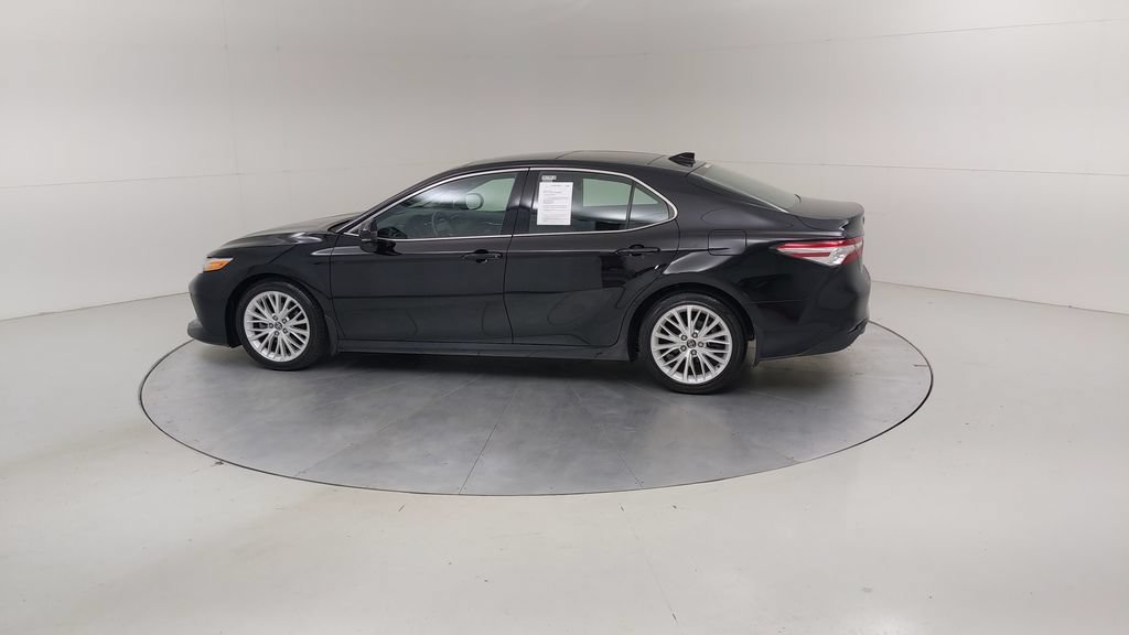 Used 2018 Toyota Camry XLE FWD image 17