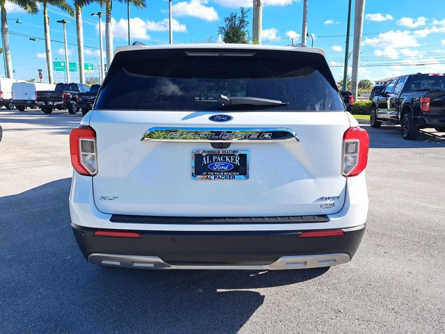 Certified 2022 Ford Explorer XLT w/ Equipment Group 202A image 6
