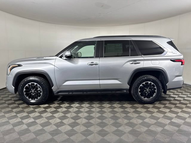 Used 2025 Toyota Sequoia SR5 w/ SR5 Premium Package AWD/4WD image 7