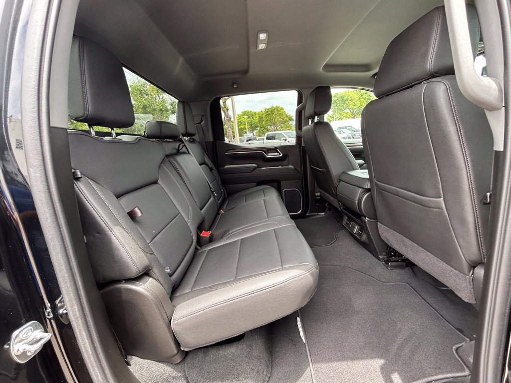 Used 2026 GMC Sierra 1500 SLT RWD image 32