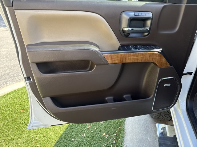 Used 2018 GMC Sierra 2500 SLT w/ Duramax Plus Package AWD/4WD image 13