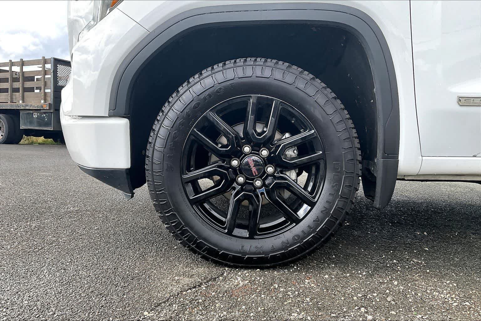 Used 2020 GMC Sierra 1500 Elevation w/ Elevation Convenience Package AWD/4WD image 8