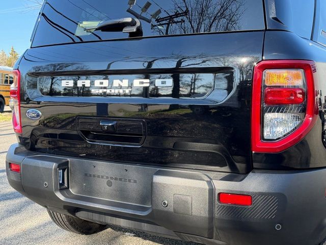 Certified 2025 Ford Bronco Sport Outer Banks w/ Outer Banks Tech Package+ AWD/4WD image 35