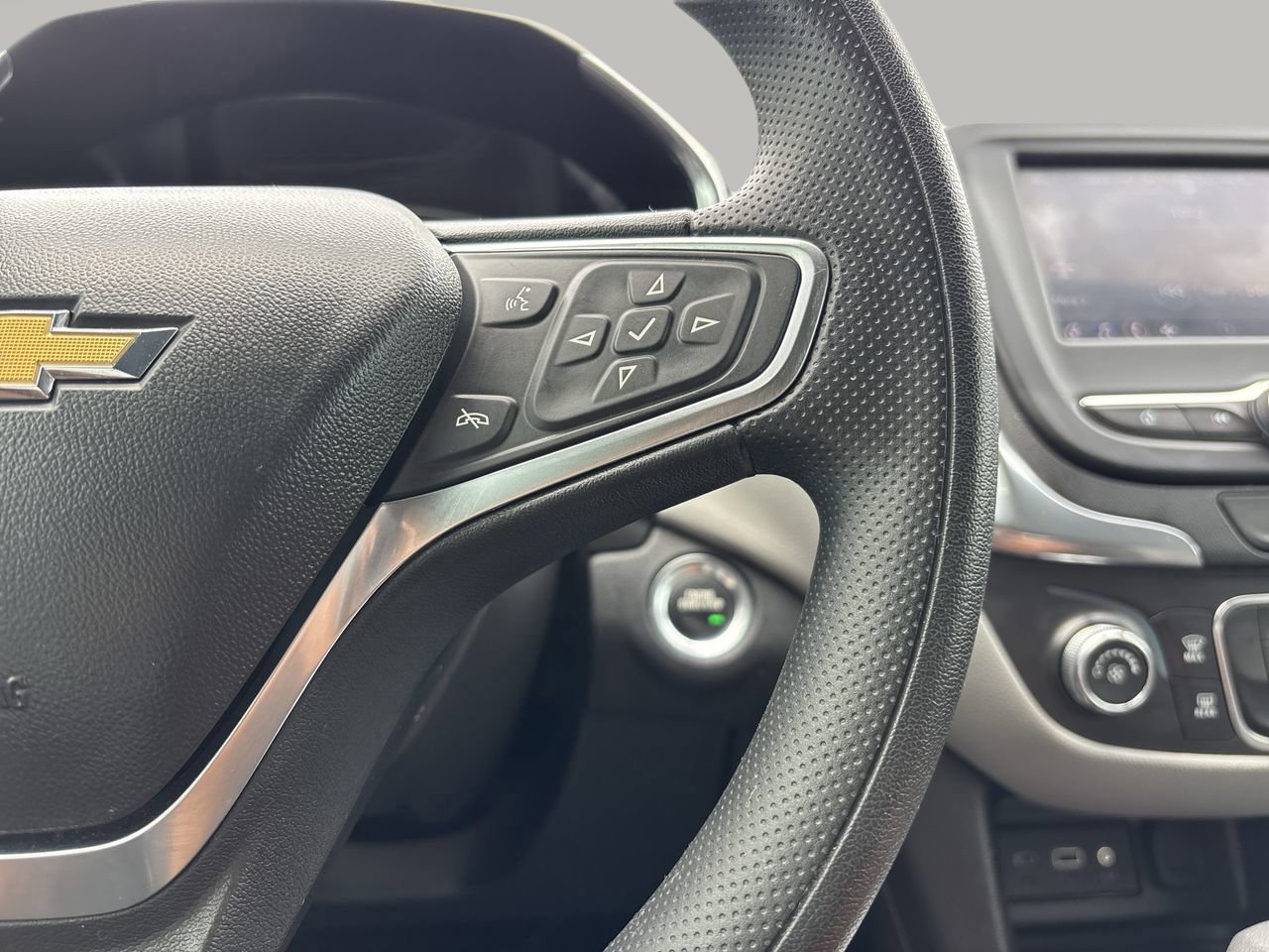 Used 2024 Chevrolet Equinox LS w/ LS Convenience Package image 31