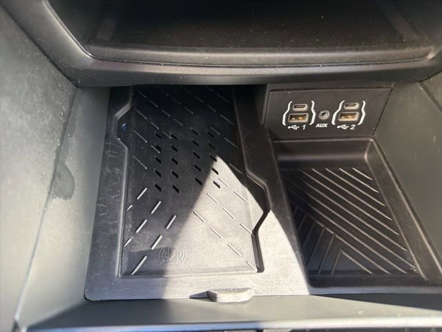 Used 2025 Chrysler Pacifica Limited FWD image 22